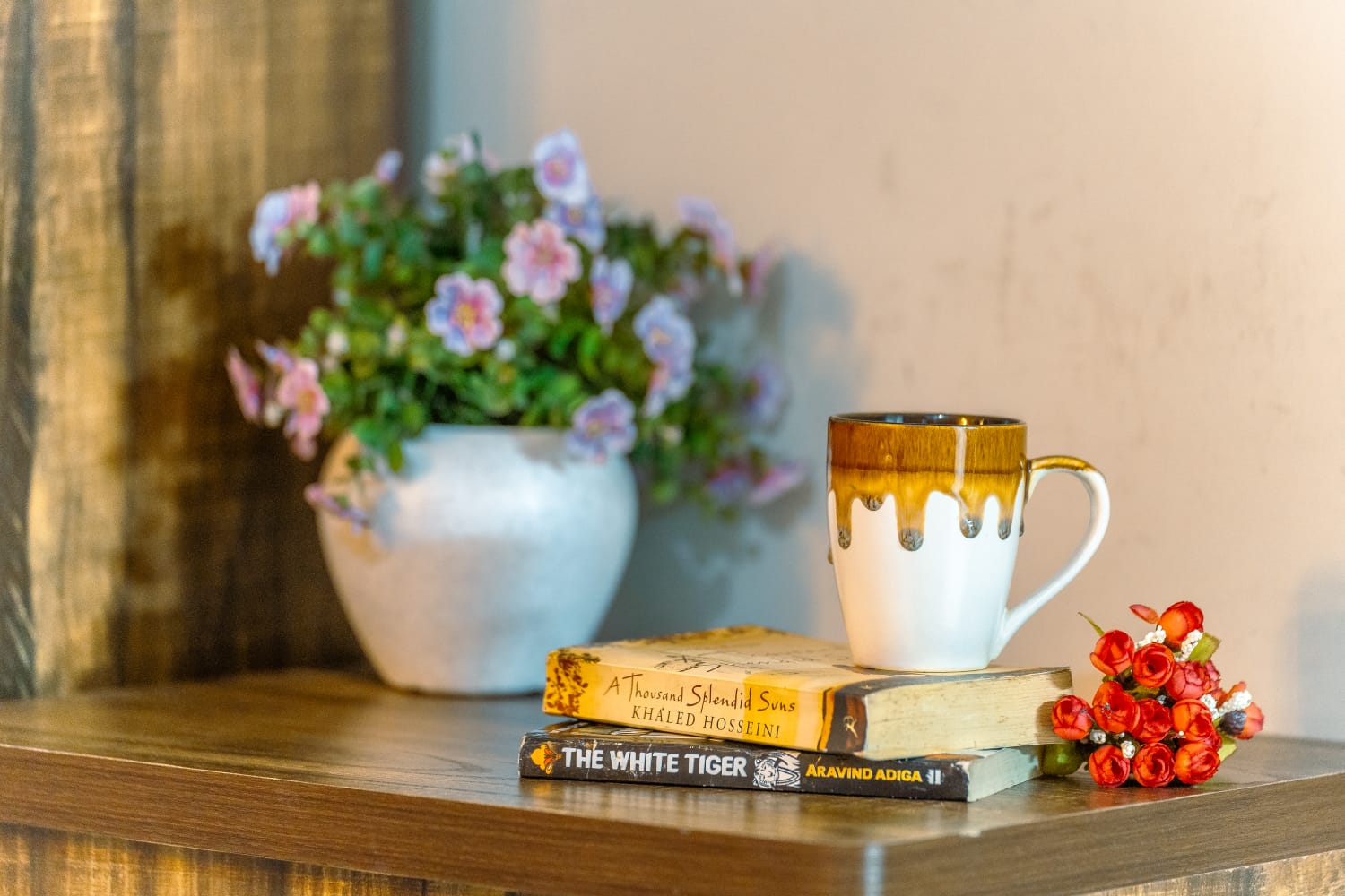 White Feather Stays : Castle Nerul Living Room